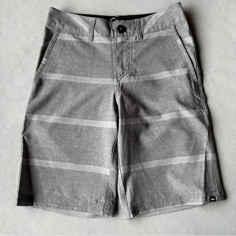 Quiksilver ~ Amphibian Shorts ~ Youth Size 25